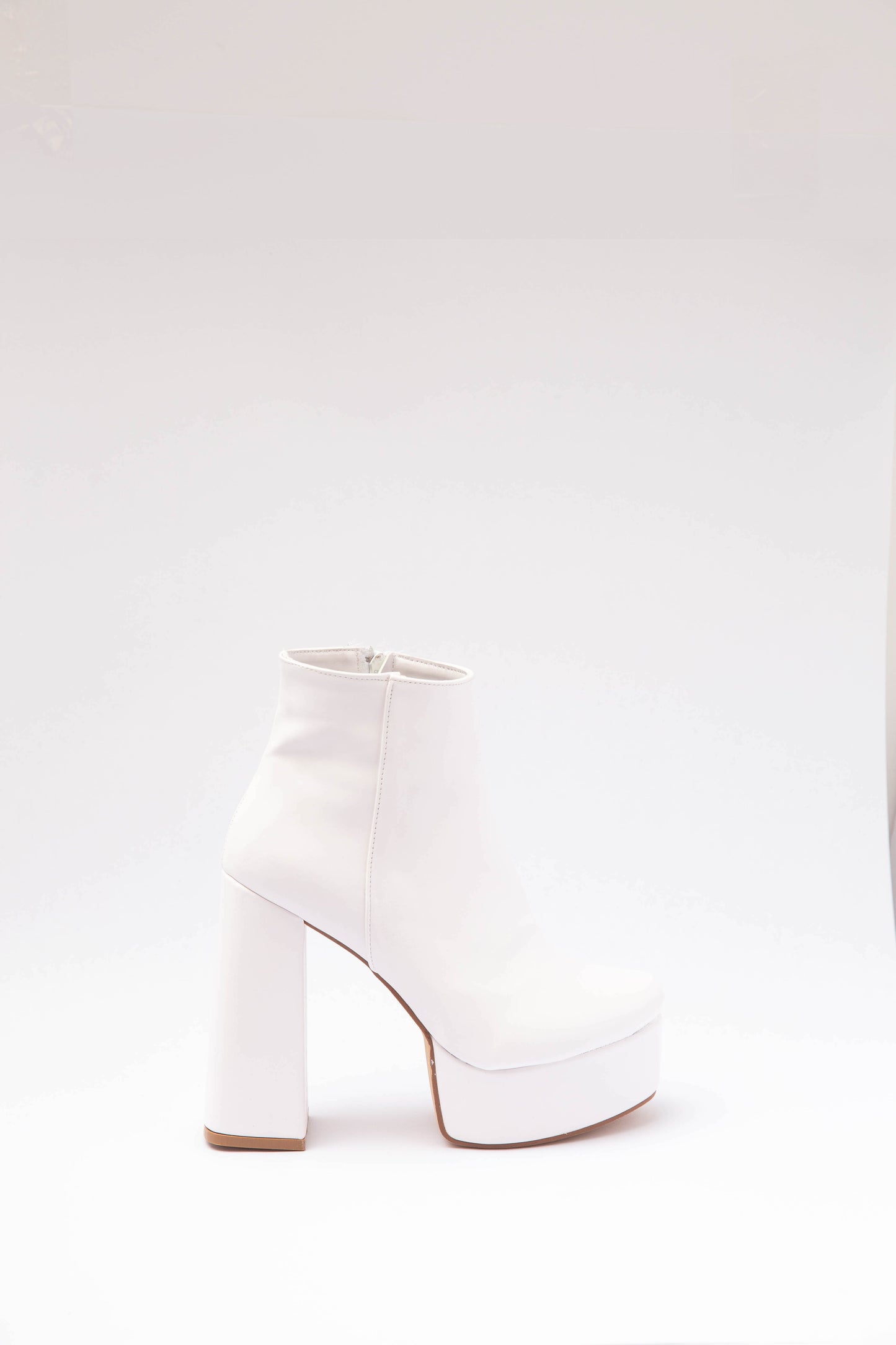 The Twiggy White Boots