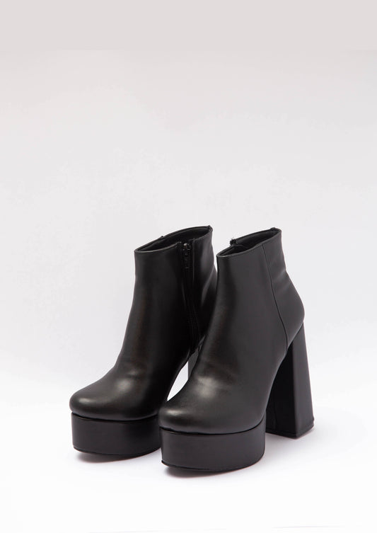 The Twiggy Black Boots