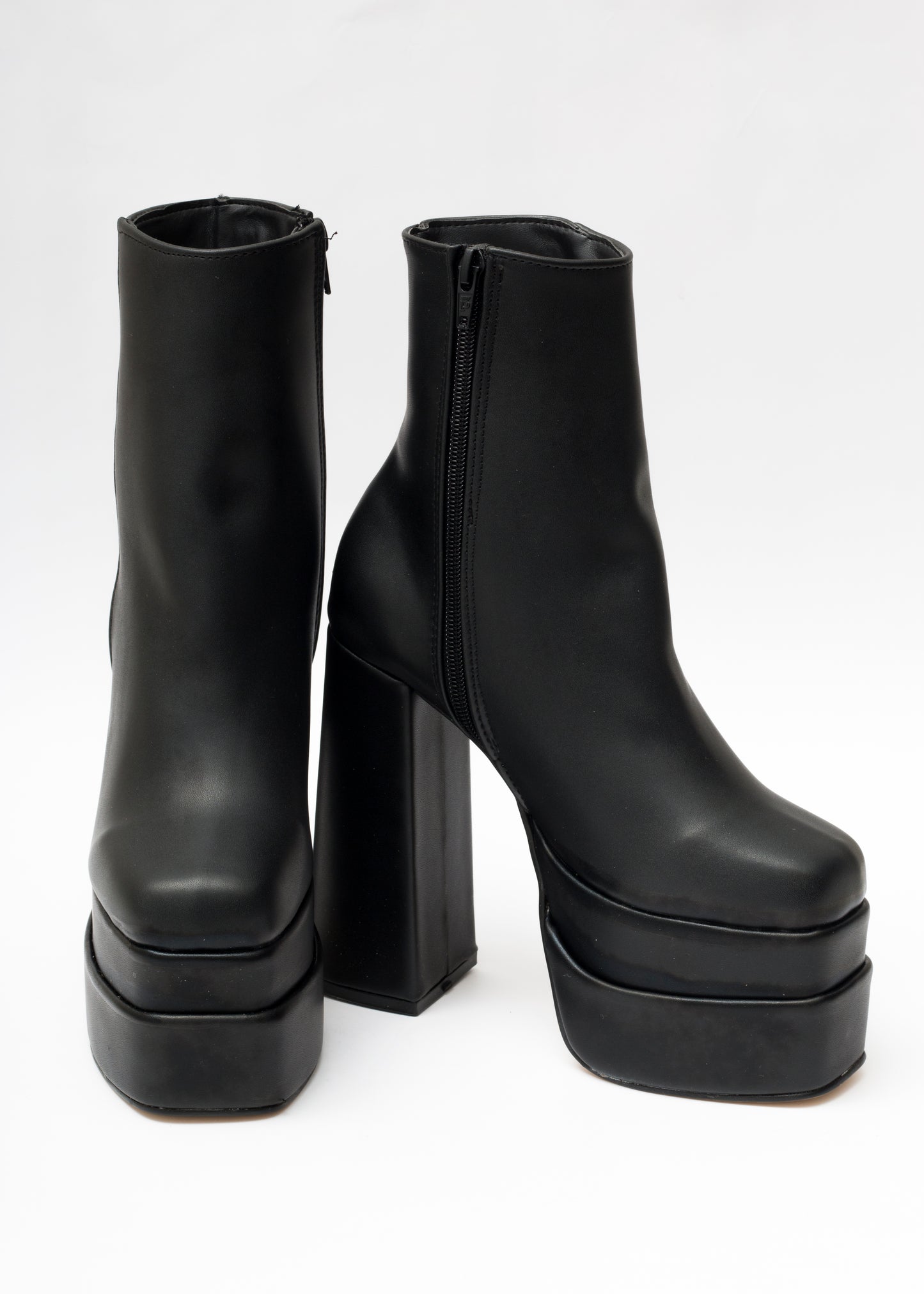 The Helena Black Boot